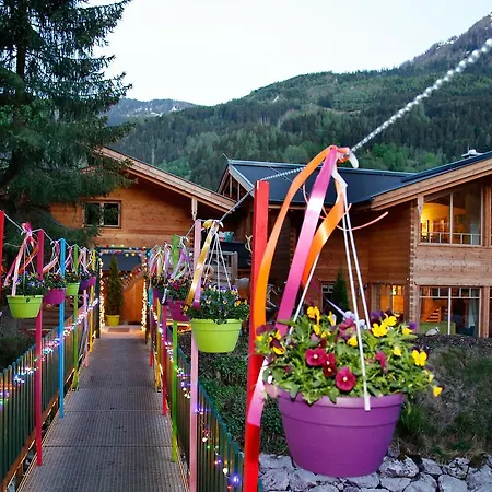 Flying - The Mountain Edition Lodge